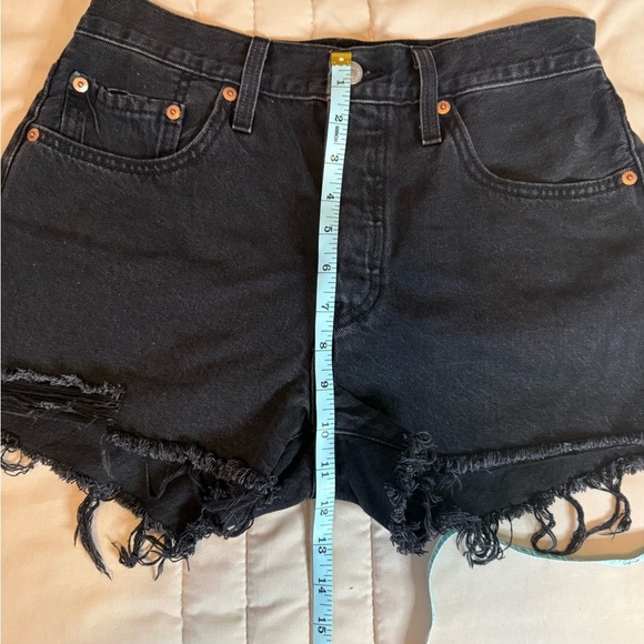 Levi's 501 Black Frayed Jean Shorts - Picture 4 of 7